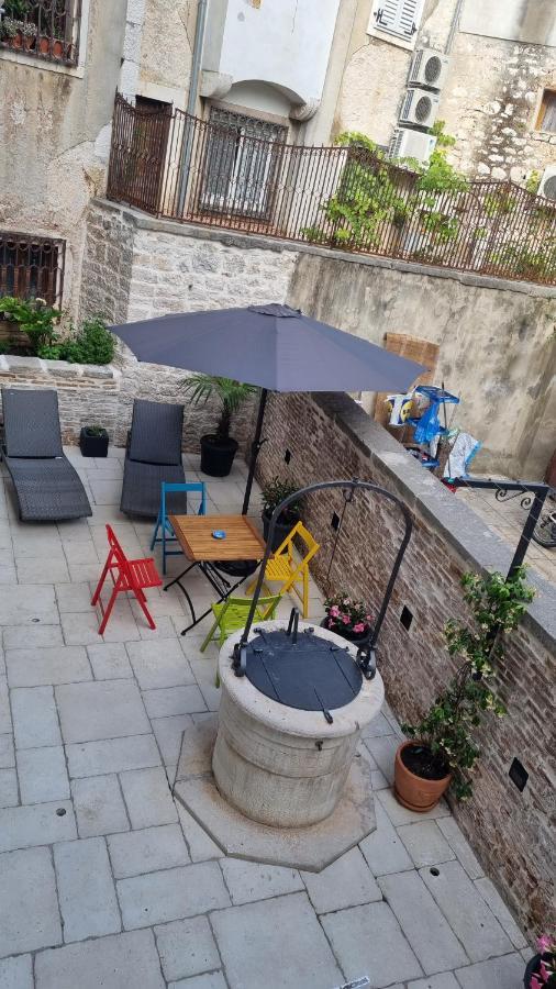 Dc II Downtown Apartment Ровин Екстериор снимка