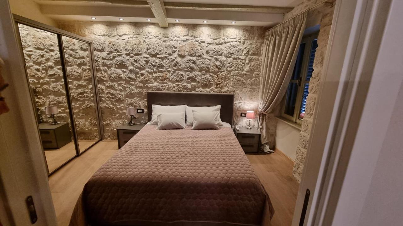 Dc II Downtown Apartment Ровин Екстериор снимка
