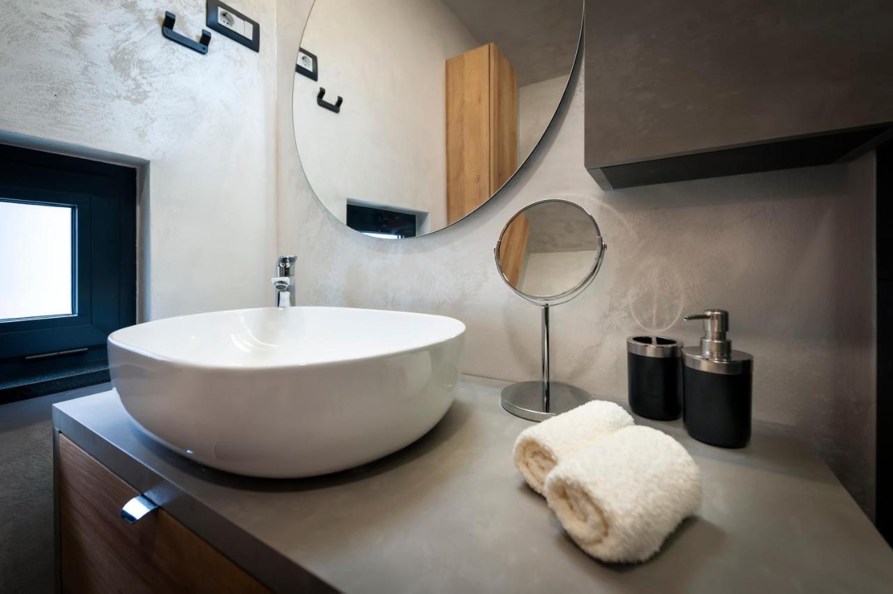 Dc II Downtown Apartment Ровин Екстериор снимка