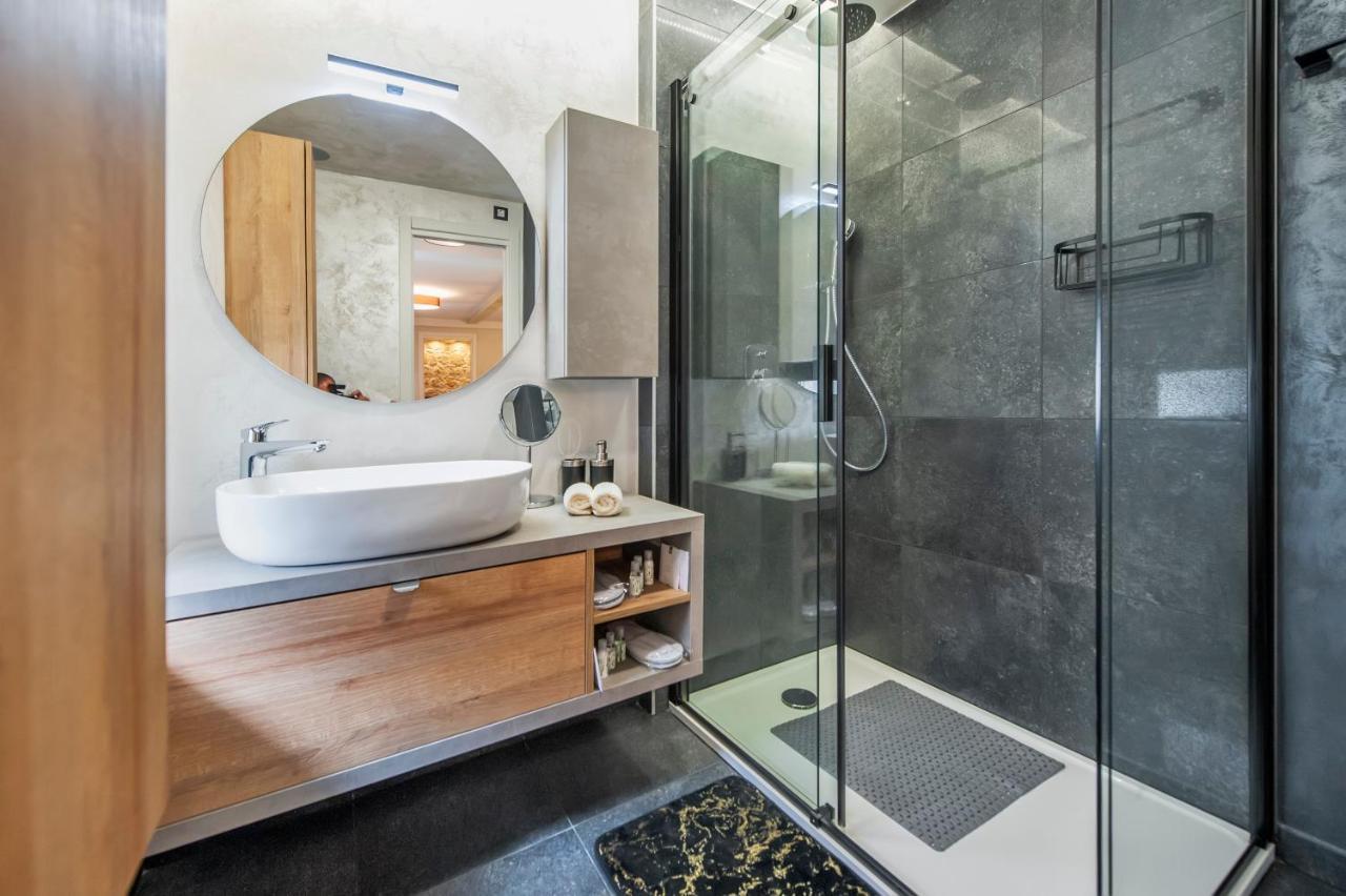 Dc II Downtown Apartment Ровин Екстериор снимка