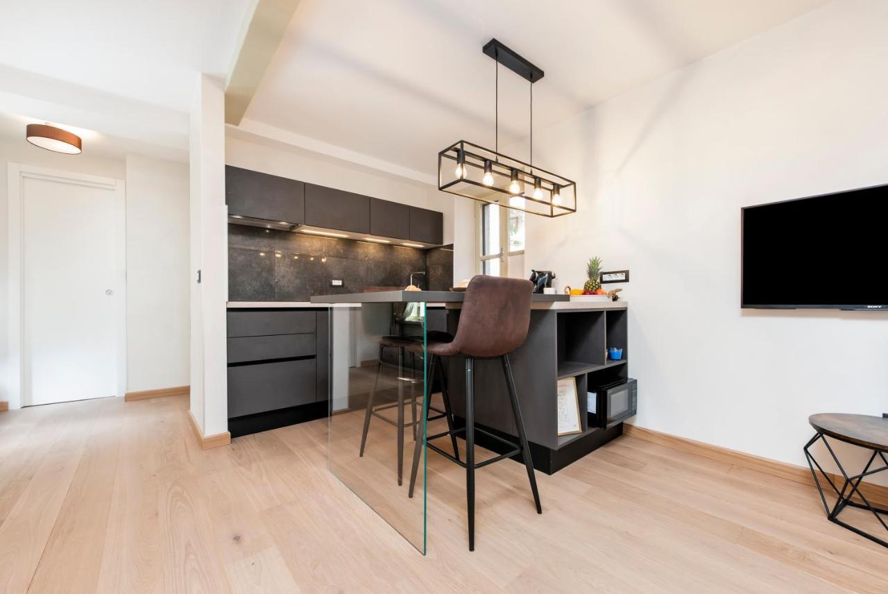 Dc II Downtown Apartment Ровин Екстериор снимка