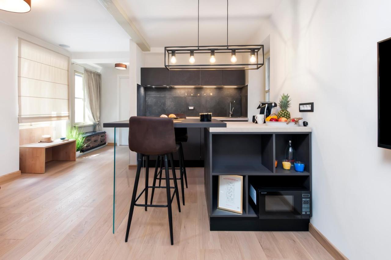Dc II Downtown Apartment Ровин Екстериор снимка